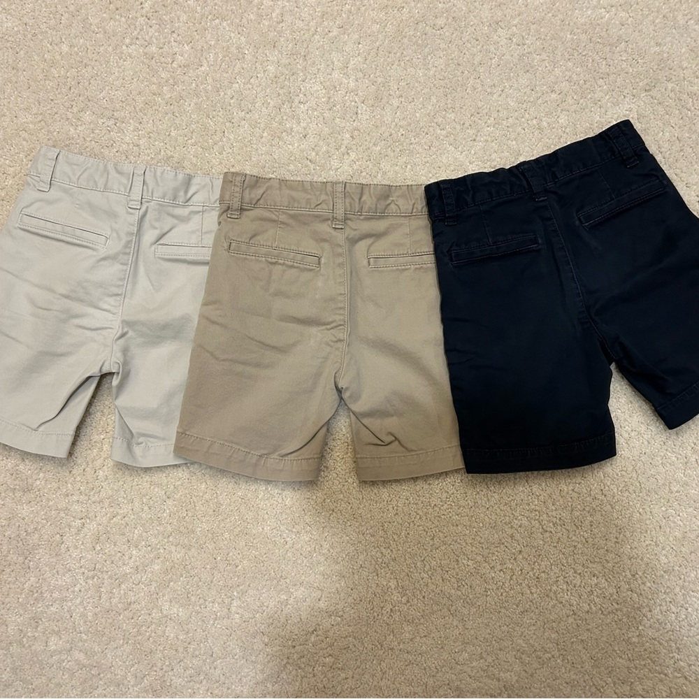 Bundle of GAP Boy’s Shorts in Sand, Khaki and Navy Blue in Size 5 - Picture 2 of 6